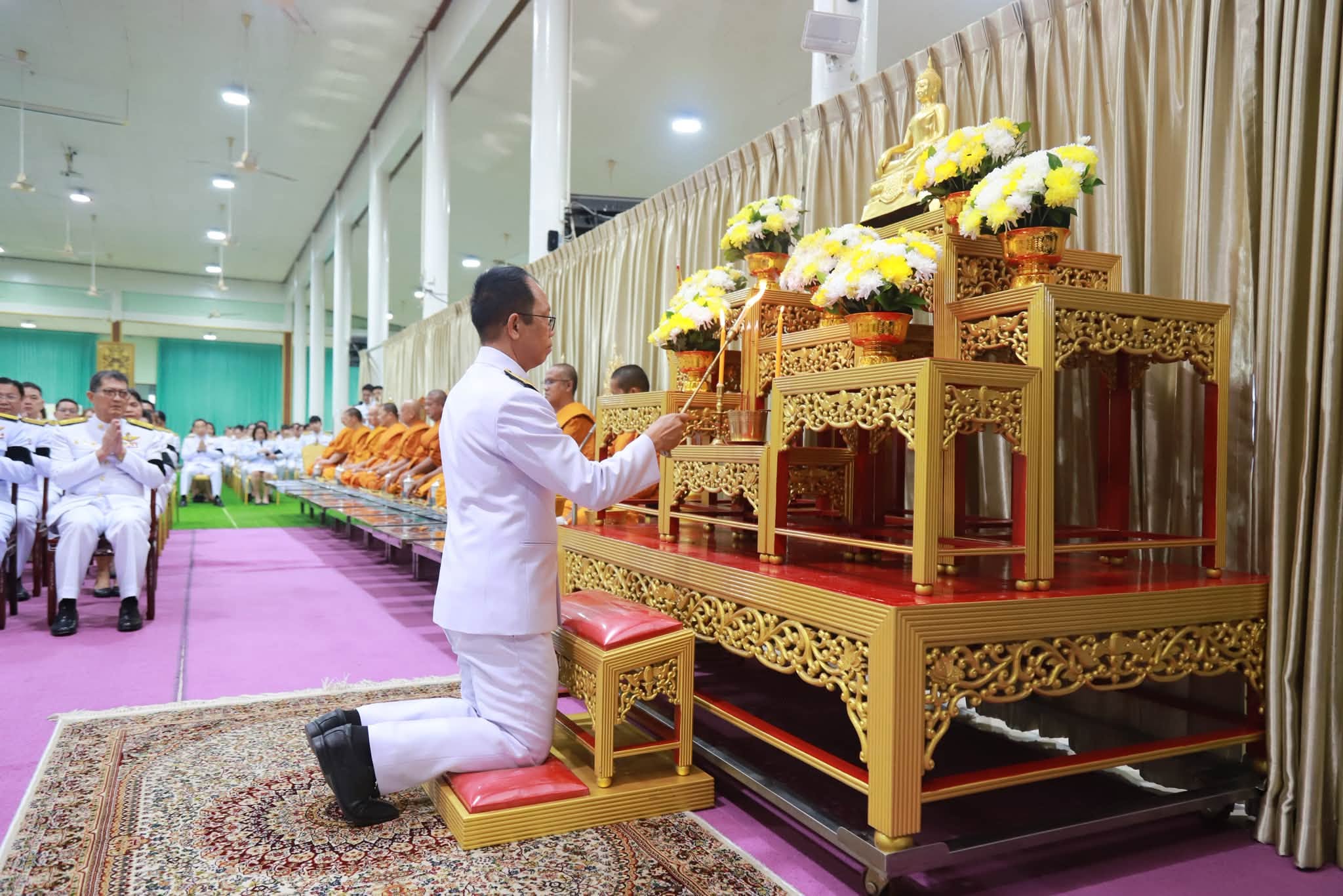 title - ส.ป.ก.อ่างทอง เข้าร่วมพิธีทำบุญตักบาตร พิธีเจริญพระพุทธมนต์ และพิธีวางพวงมาลา เนื่องในวันนวมินทรมหาราช 13 ตุลาคม 2569